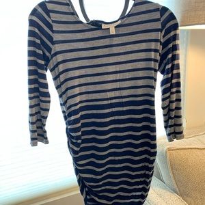 Jessica Simpson Maternity 3/4 sleeve top